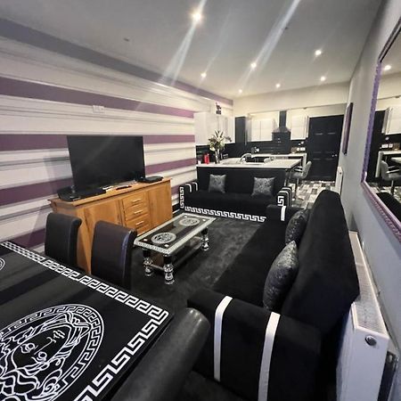 Boutique Blackpool 2 Bed Grey Apartment Sleeps 10 Bagian luar foto